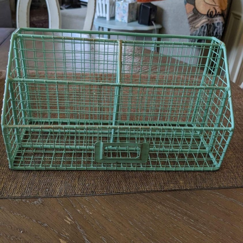 Beautiful Modern Style Green & Gold Accents Wire Organizer For Your Makeup, Etc.